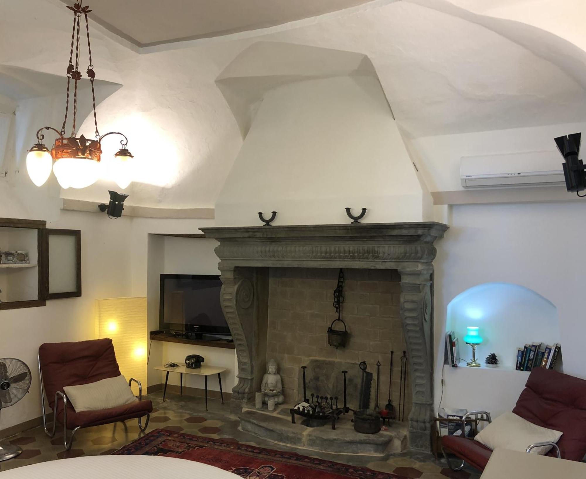 Historic House By The La Renee Casa * Predore